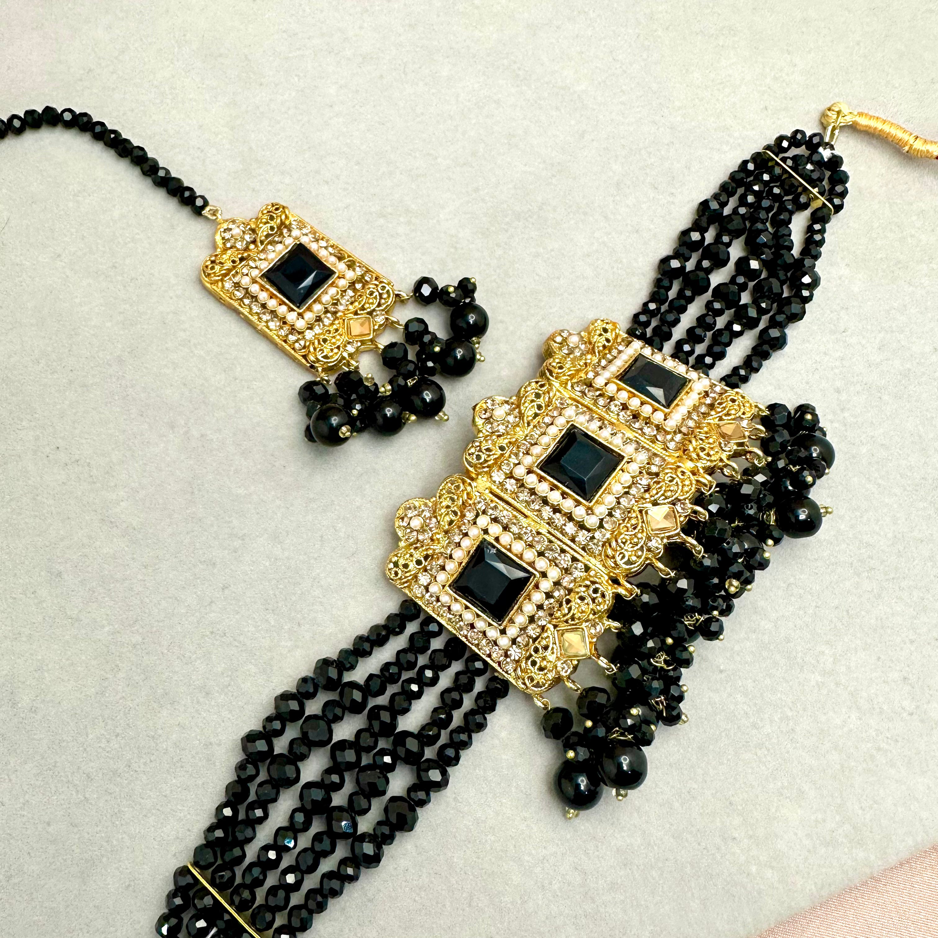 Squared Choker Set