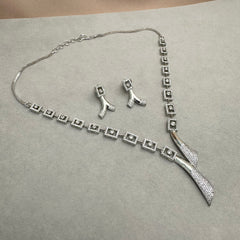 V Squared Necklace Set