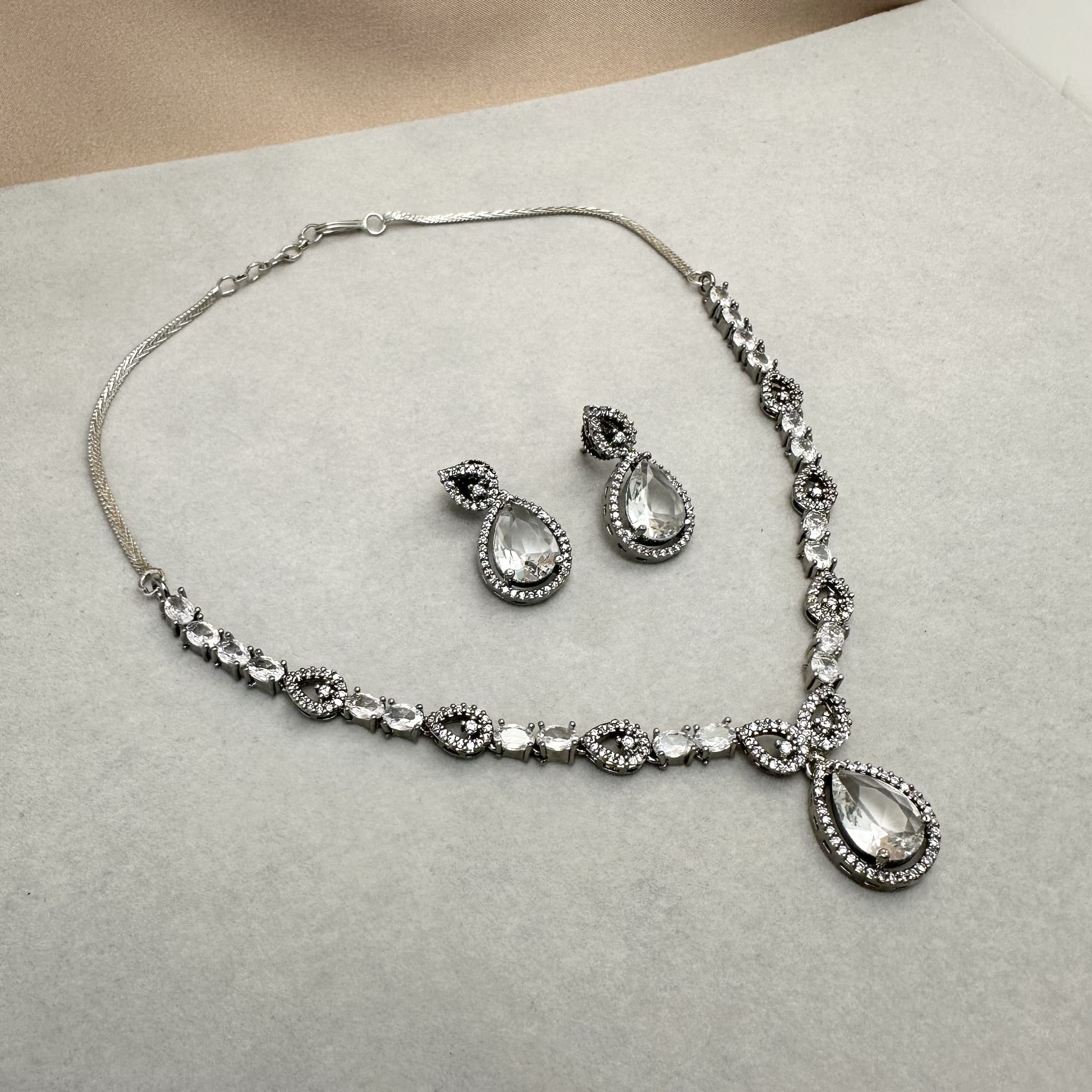 Double Link Necklace Set