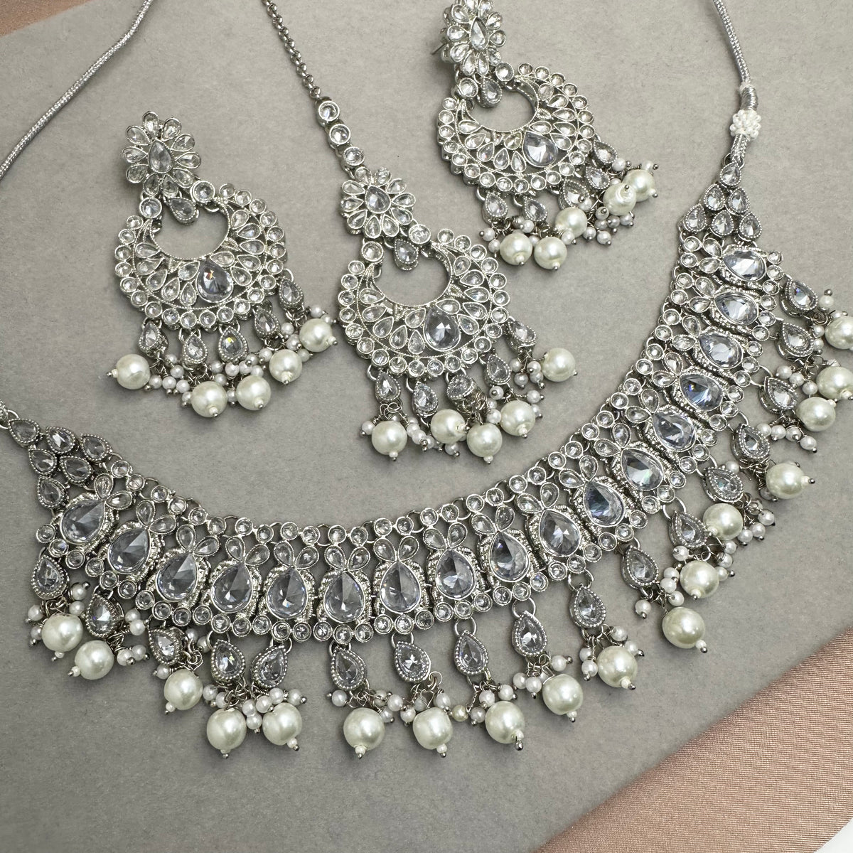 White Kundan Necklace Set