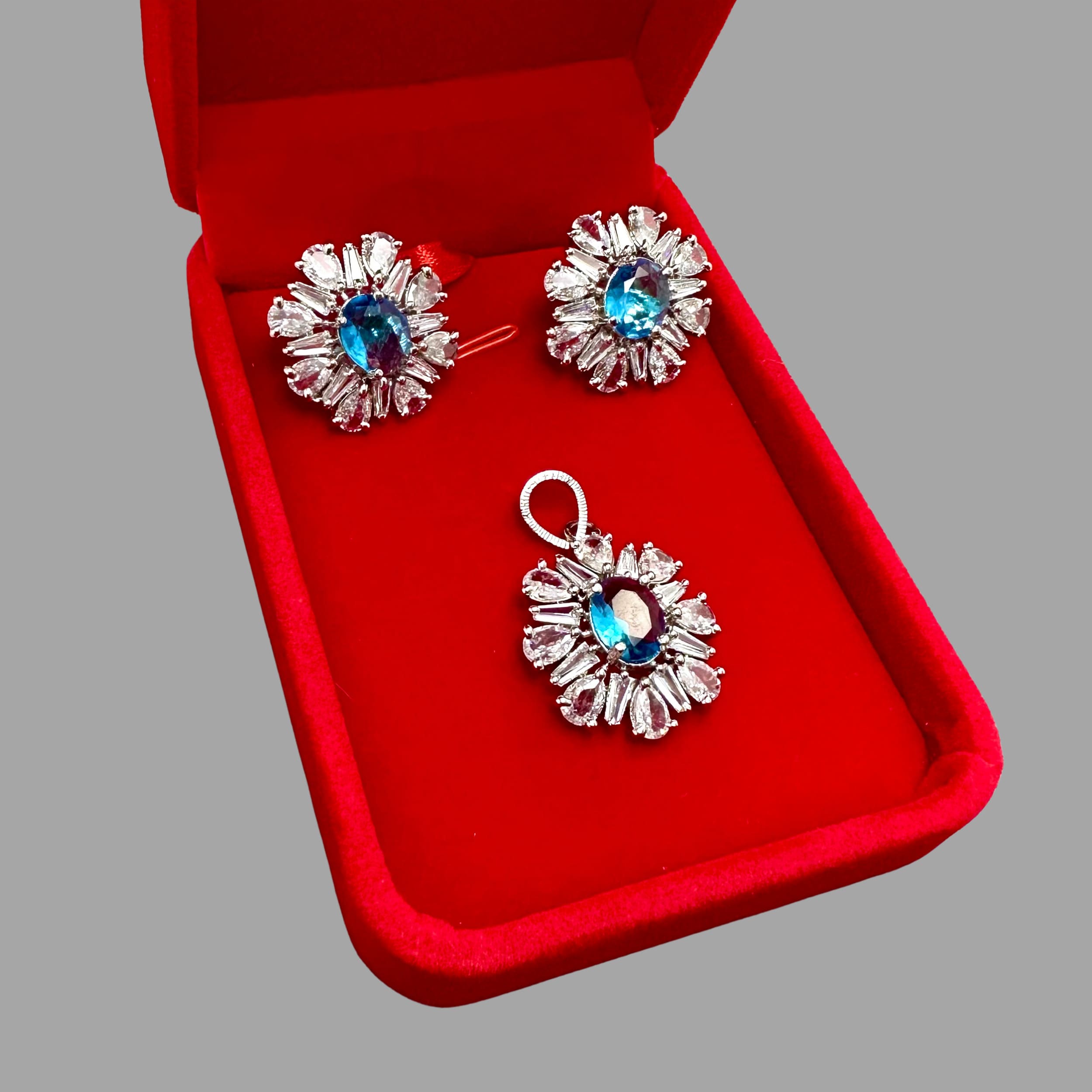 Heera Locket Set