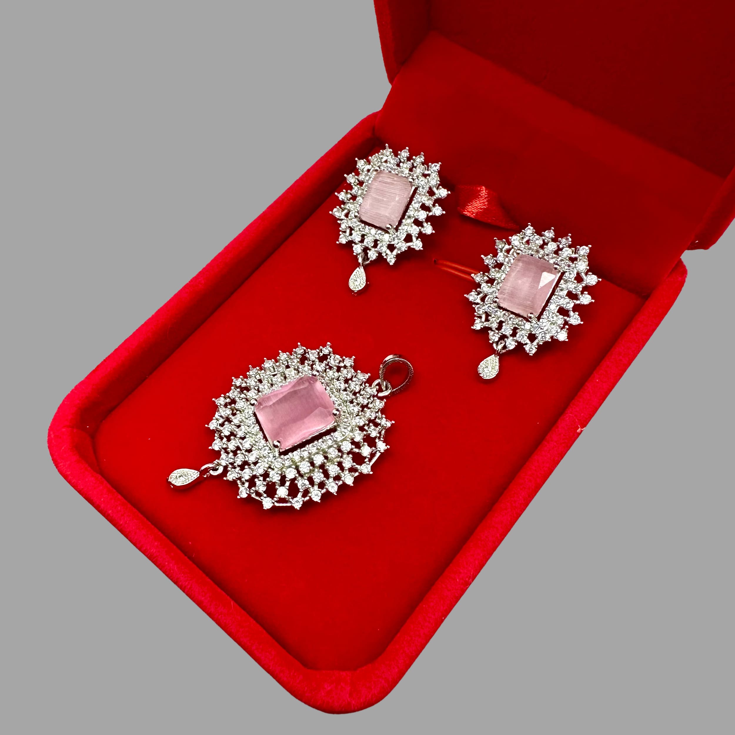 Zariyah Locket Set