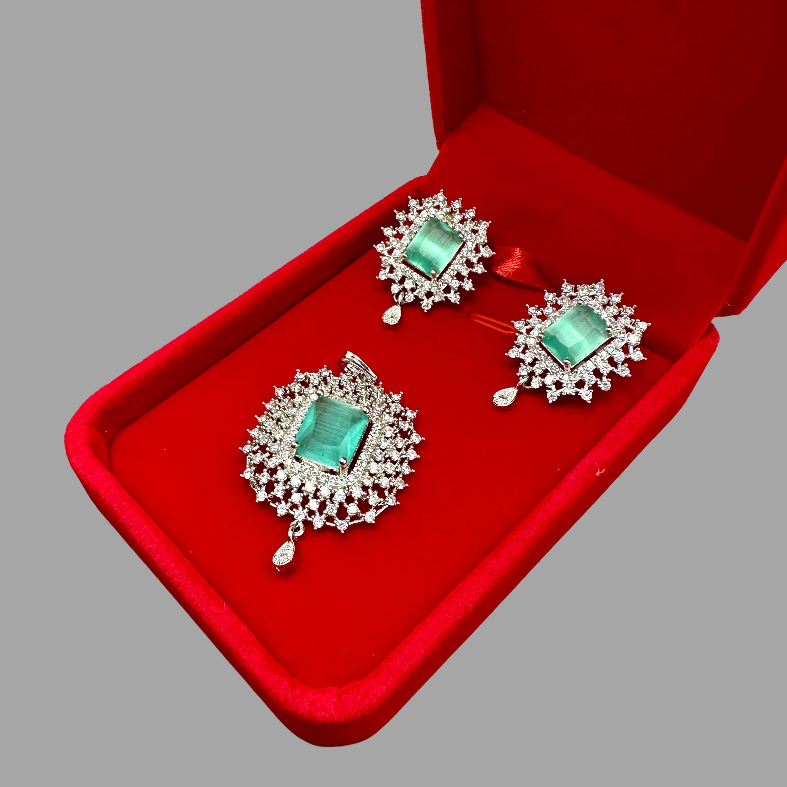 Zariyah Locket Set
